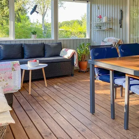 Lovely In With Kitchen Holiday home *