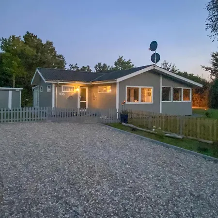 Lovely In With Kitchen Holiday home *