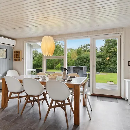 Holiday home Lovely In With Kitchen Farso