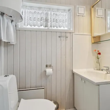 Lovely In With Kitchen בית נופש *